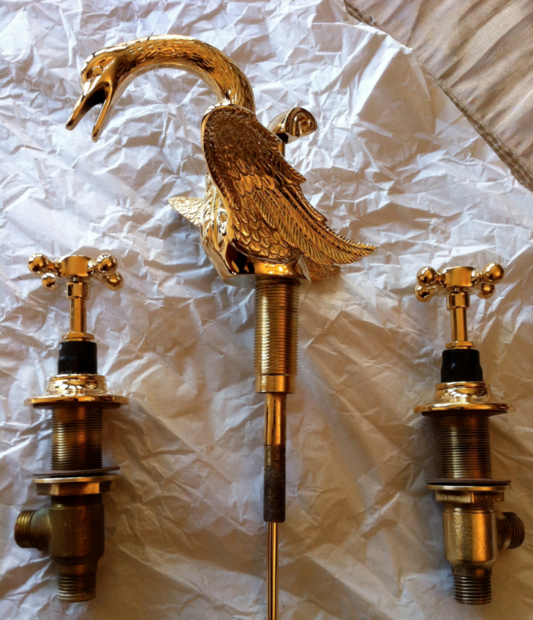 Read more about the article Gold Taps – The Golden Swans