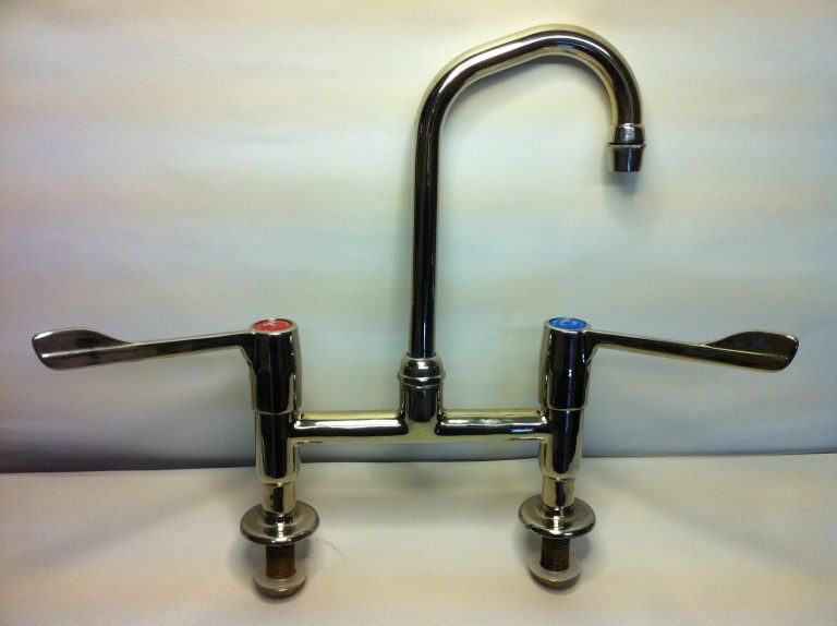 Read more about the article Lever taps – nickel plated