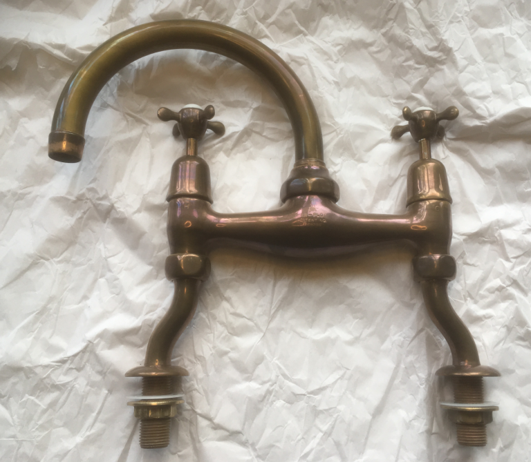 Read more about the article Kitchen taps in distressed brass.