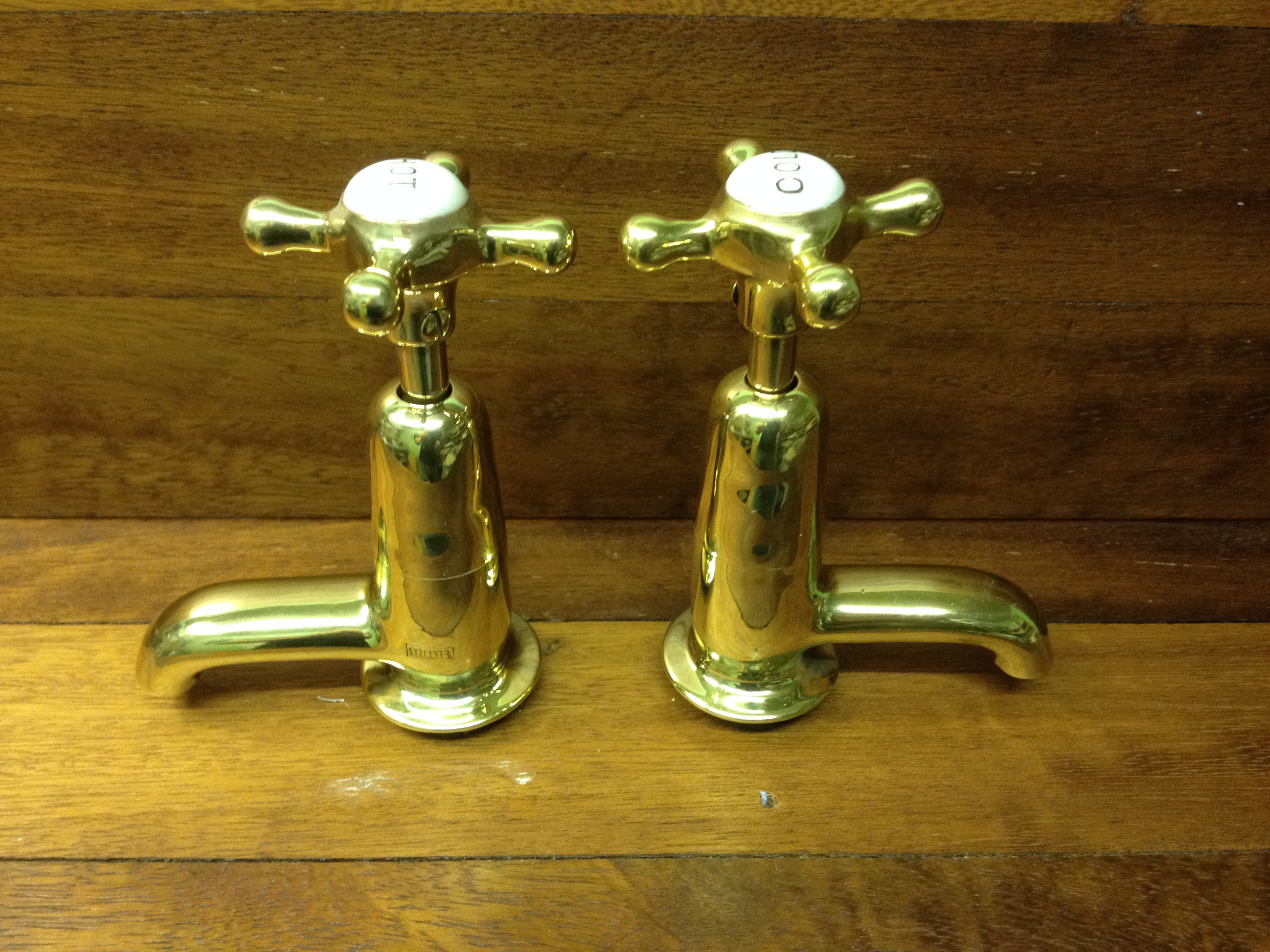 You are currently viewing MWB Polished brass basin taps