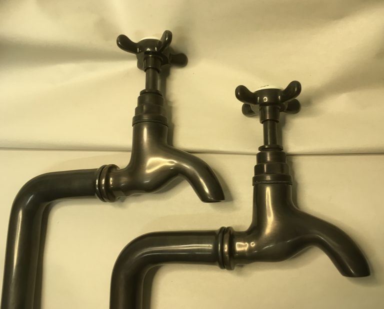 Read more about the article Weathered Bronze Bib taps & stands 1/2″