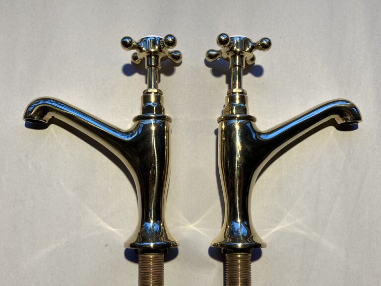 Read more about the article Kitchen Pillar Taps in Polished Brass 1 – SOLD.