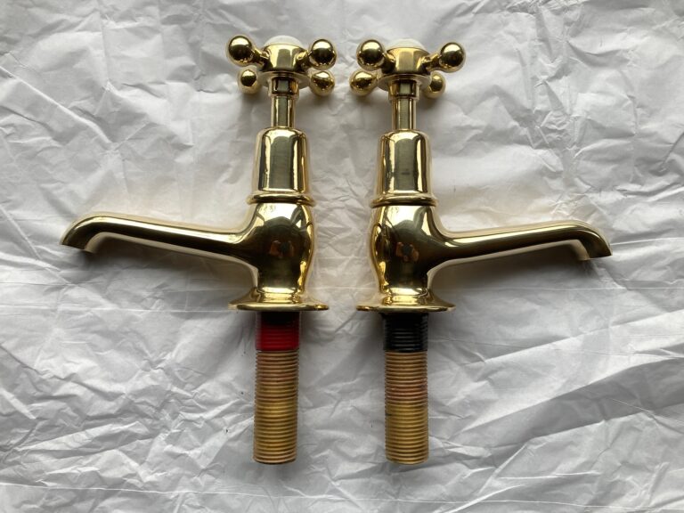 Read more about the article Polished brass basin taps with ceramic disc cartridges – FOR SALE.